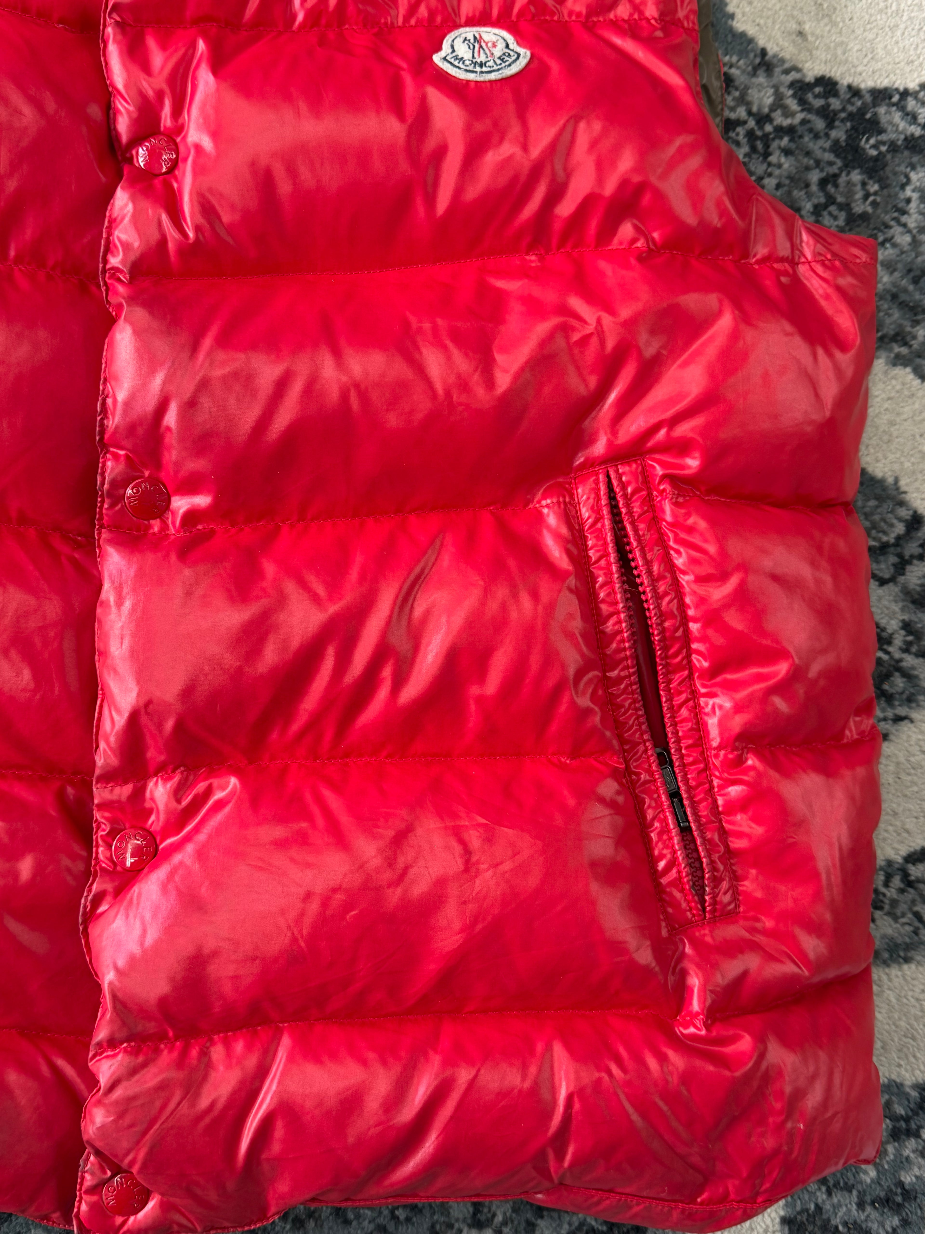 MONCLER tib vest red 4 (Fits M) Flawed U