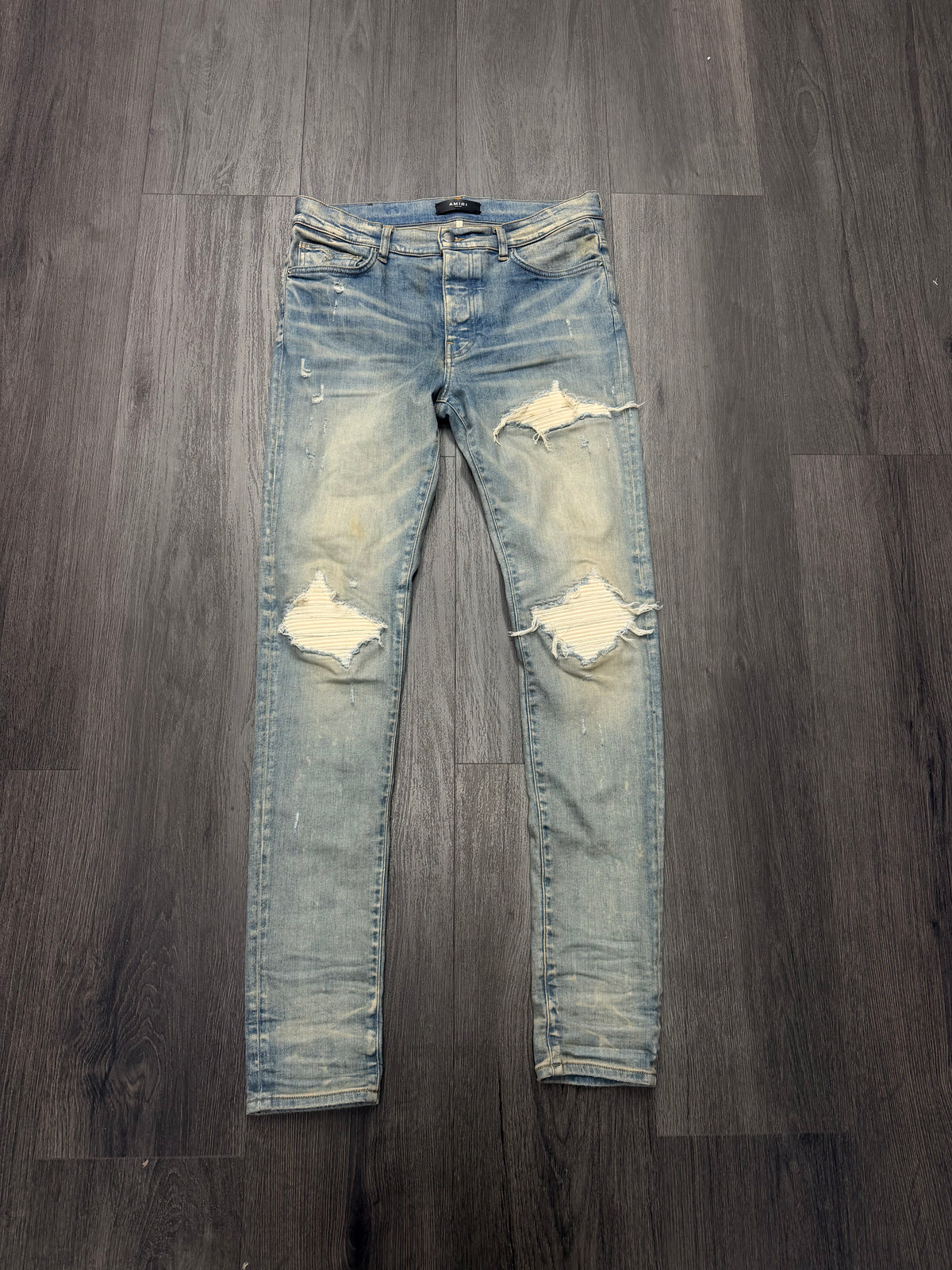 Amiri mx1 Light wash w white patch Size 33 U