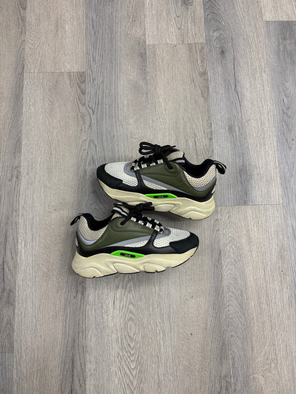 DIOR B22 runners olive 37 (7W) NB U