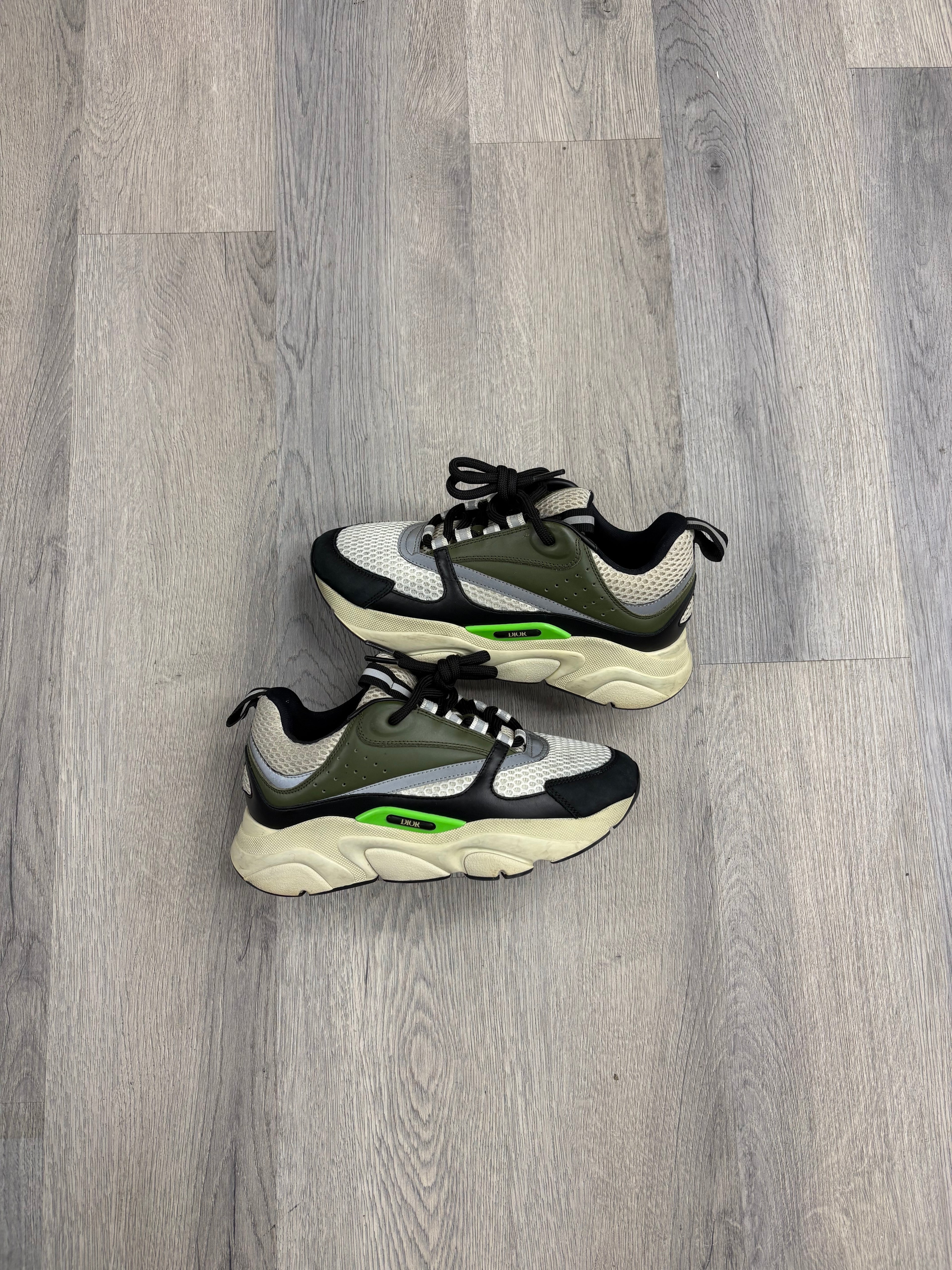 DIOR B22 runners olive 37 (7W) NB U
