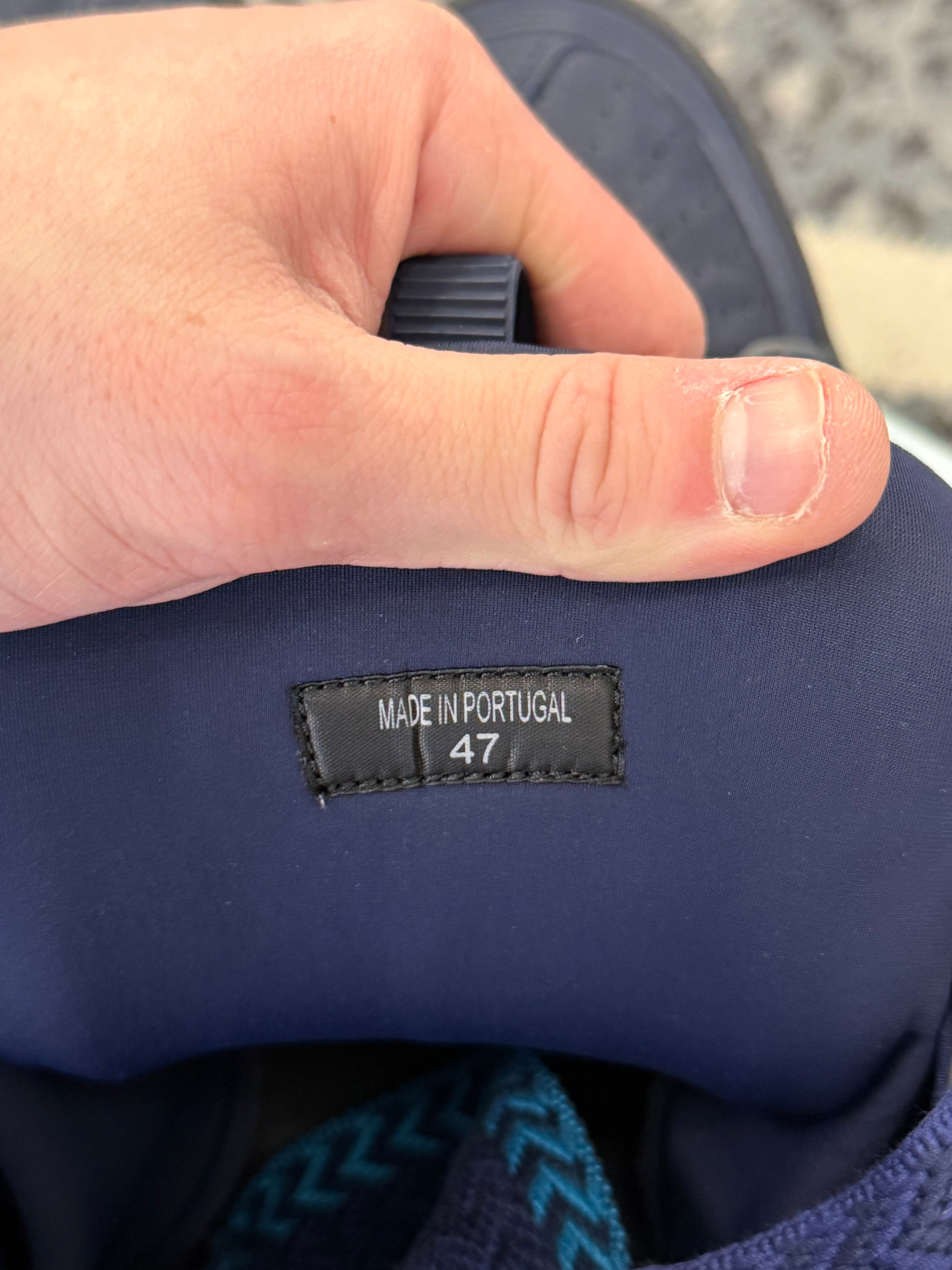 Lanvin Navy curbed sneaker sz fits a 13 M U