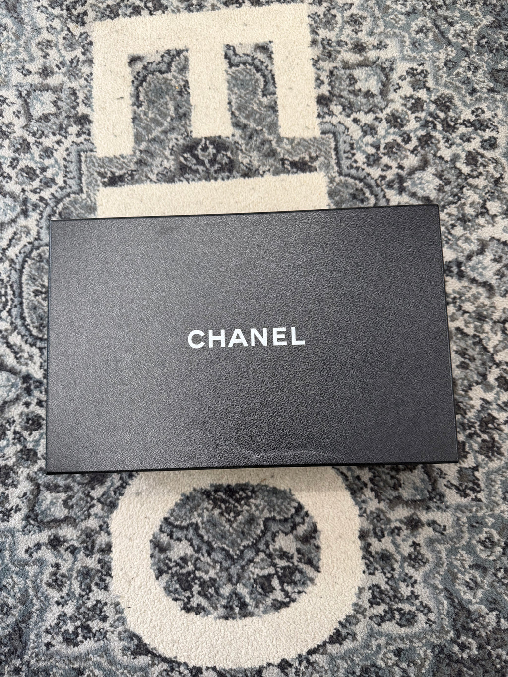 CHANEL cc runner silver/metallic 36 (6W) OG ALL U