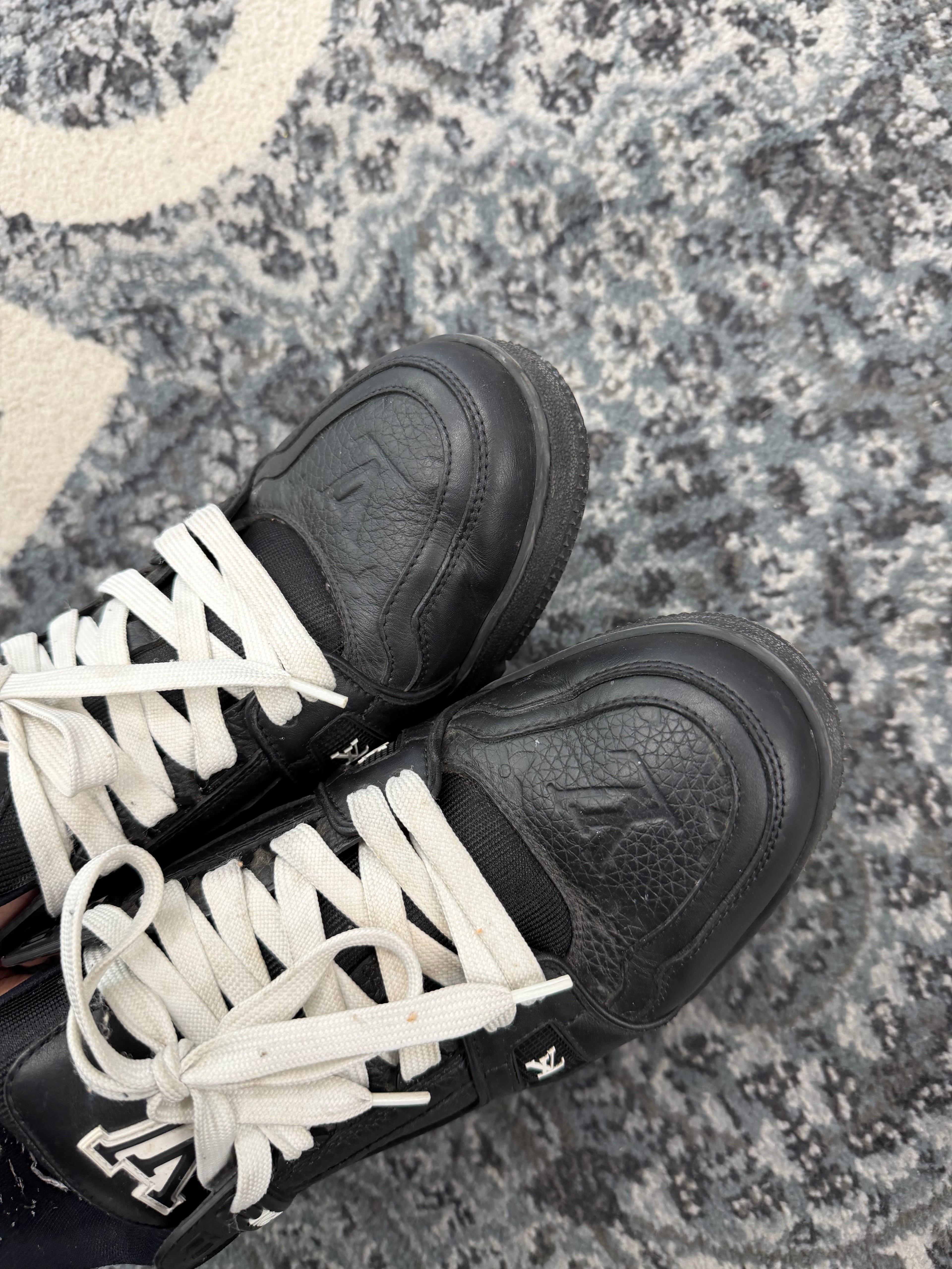 LV monogram trainers triple black 7LV (8.5-9M) OG ALL U