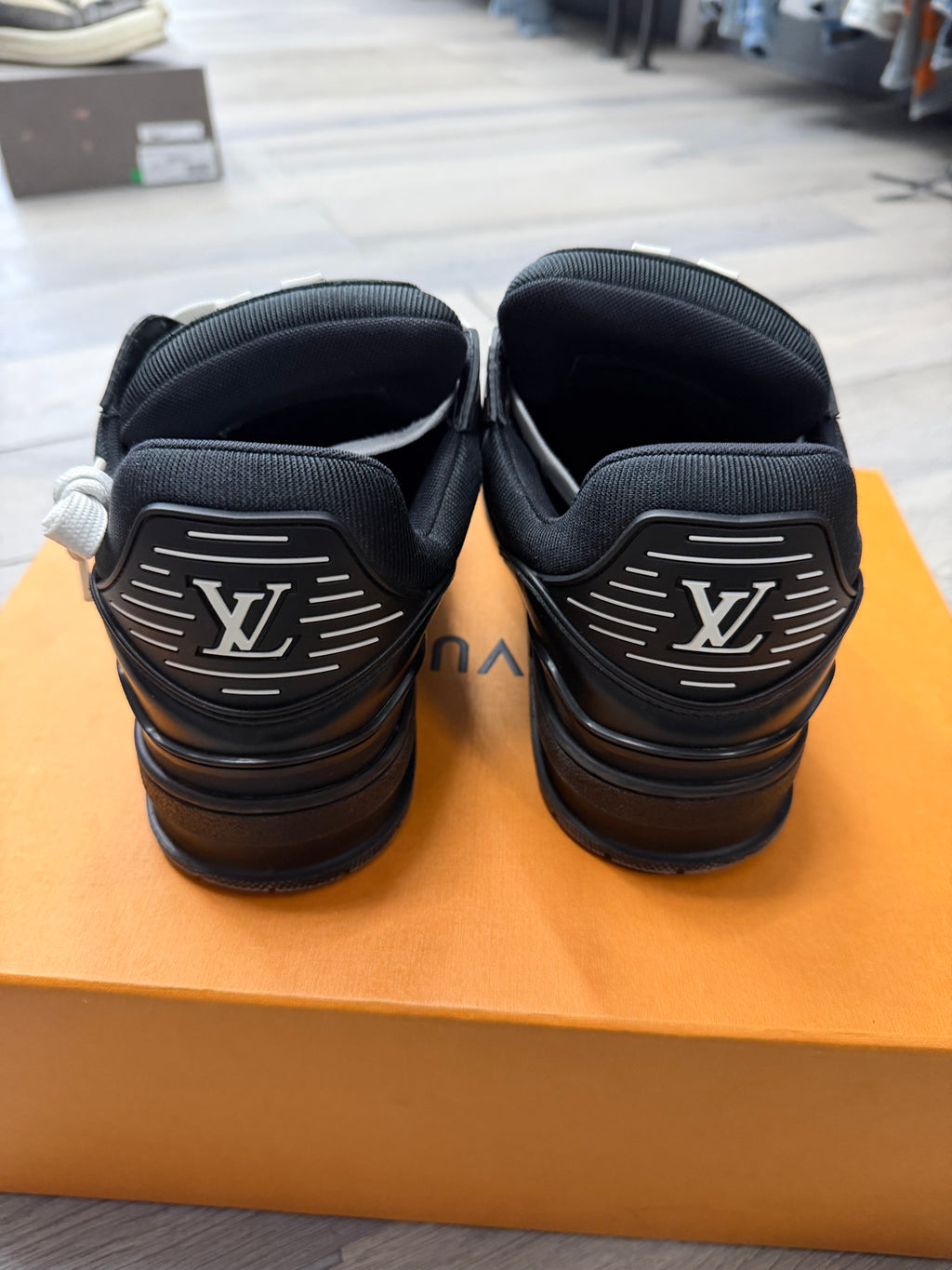LV Black & White Trainers Size 9 US U WB