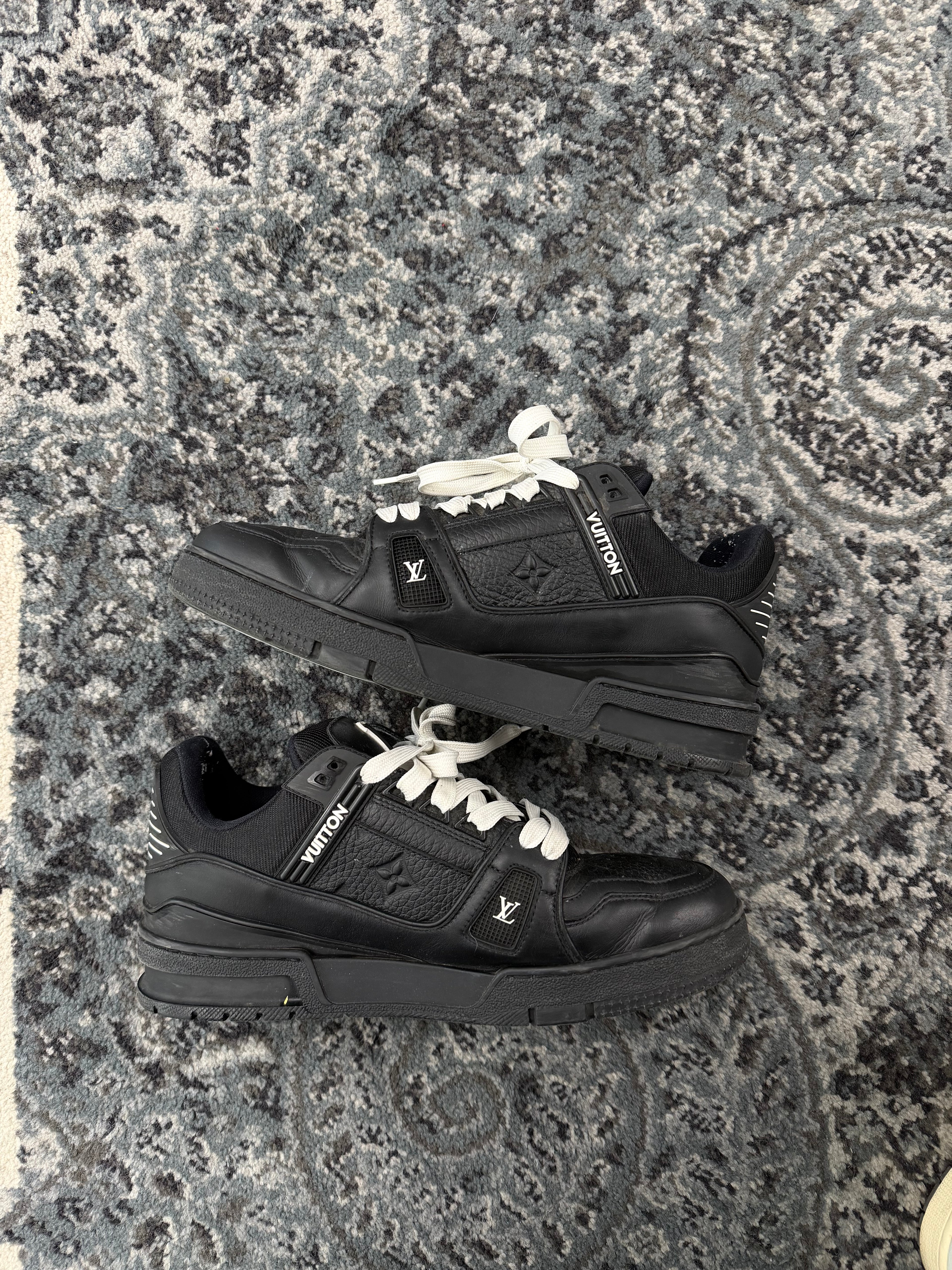 LV monogram trainers triple black 7LV (8.5-9M) OG ALL U