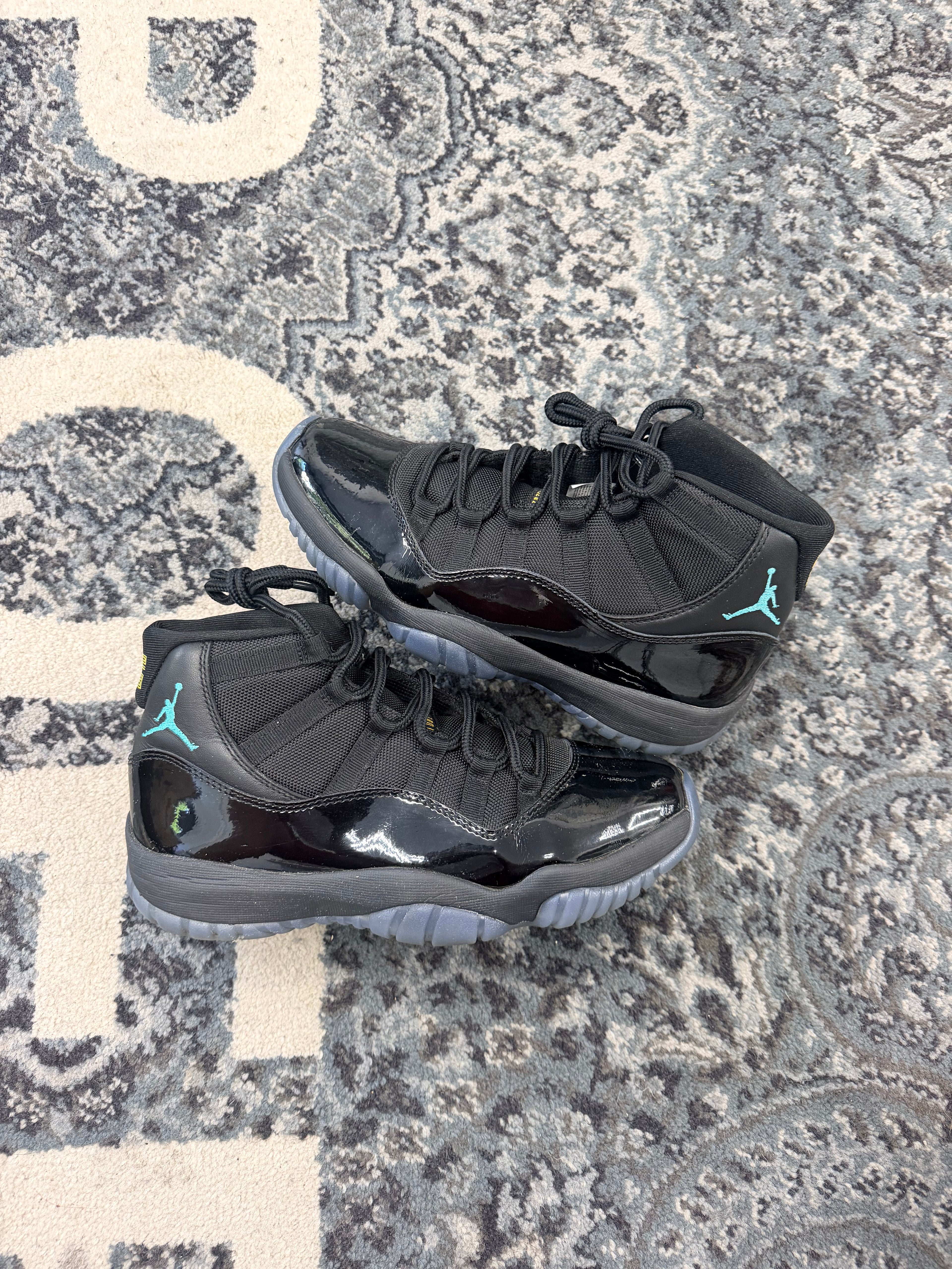 Jordan 11 Gamma Size 8.5 No Box U