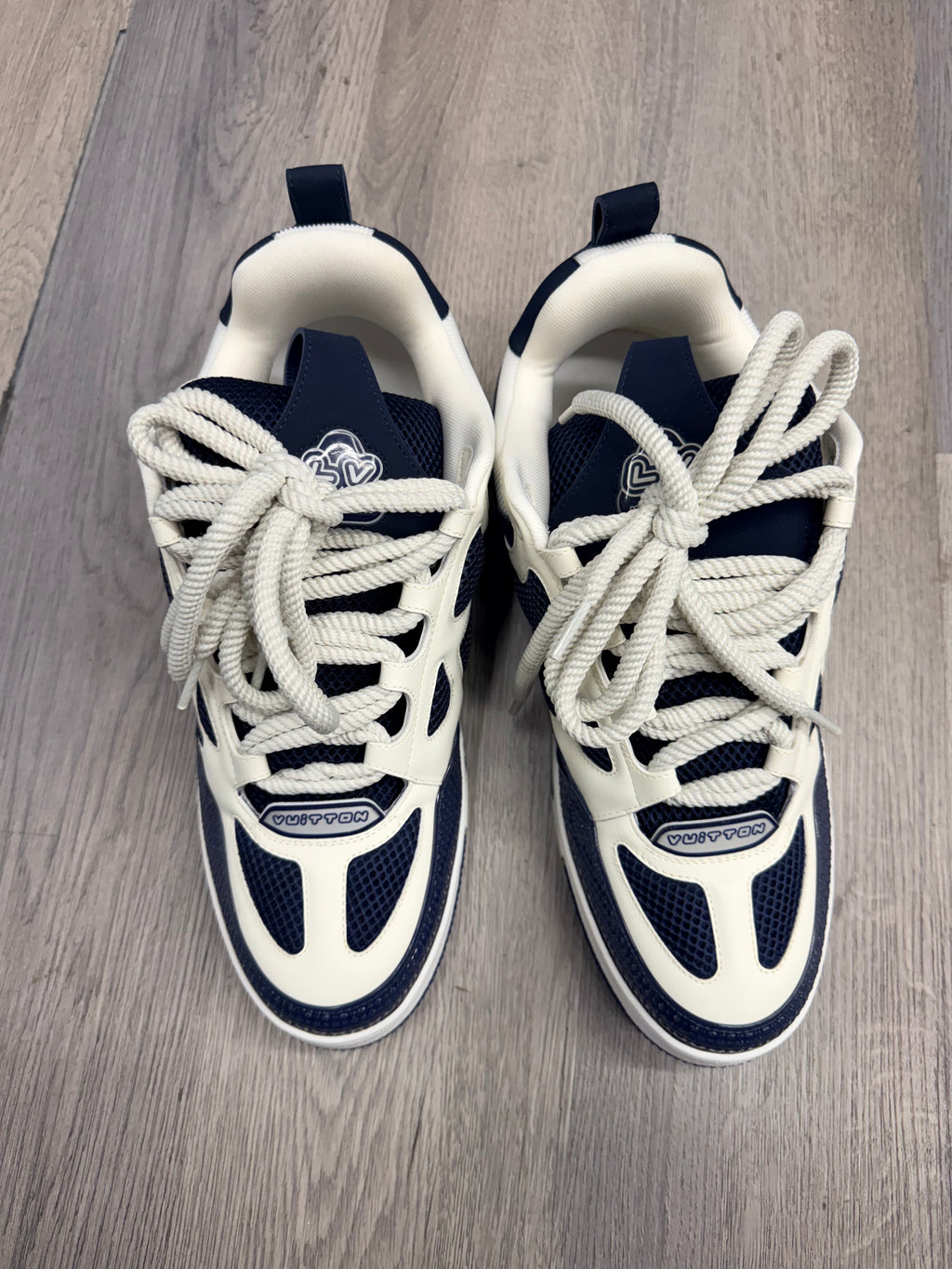 LV skate trainers navy/white 10LV (12M) NB U
