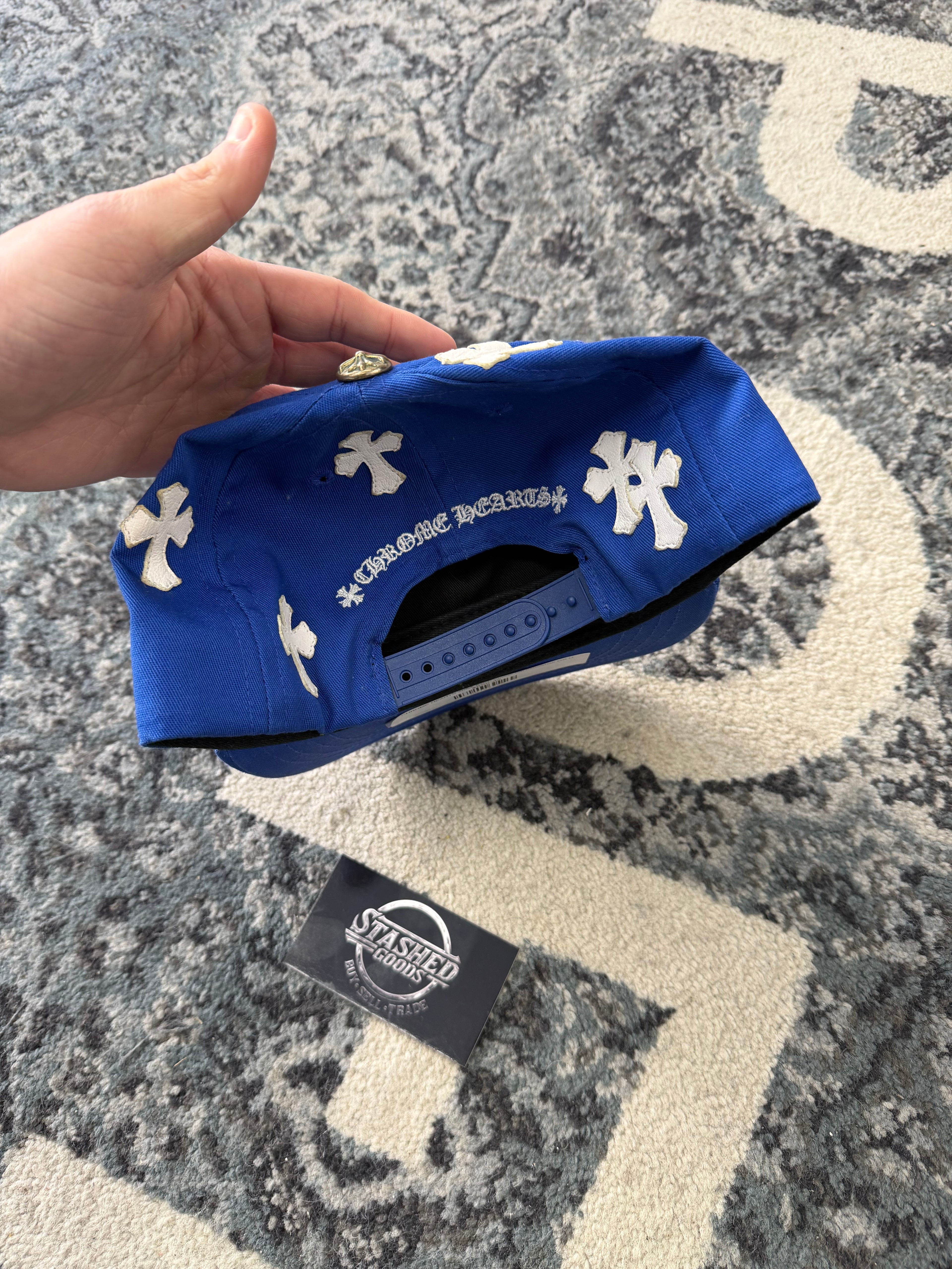 CHROME HEARTS cross patch trucker hat blue/white OS U