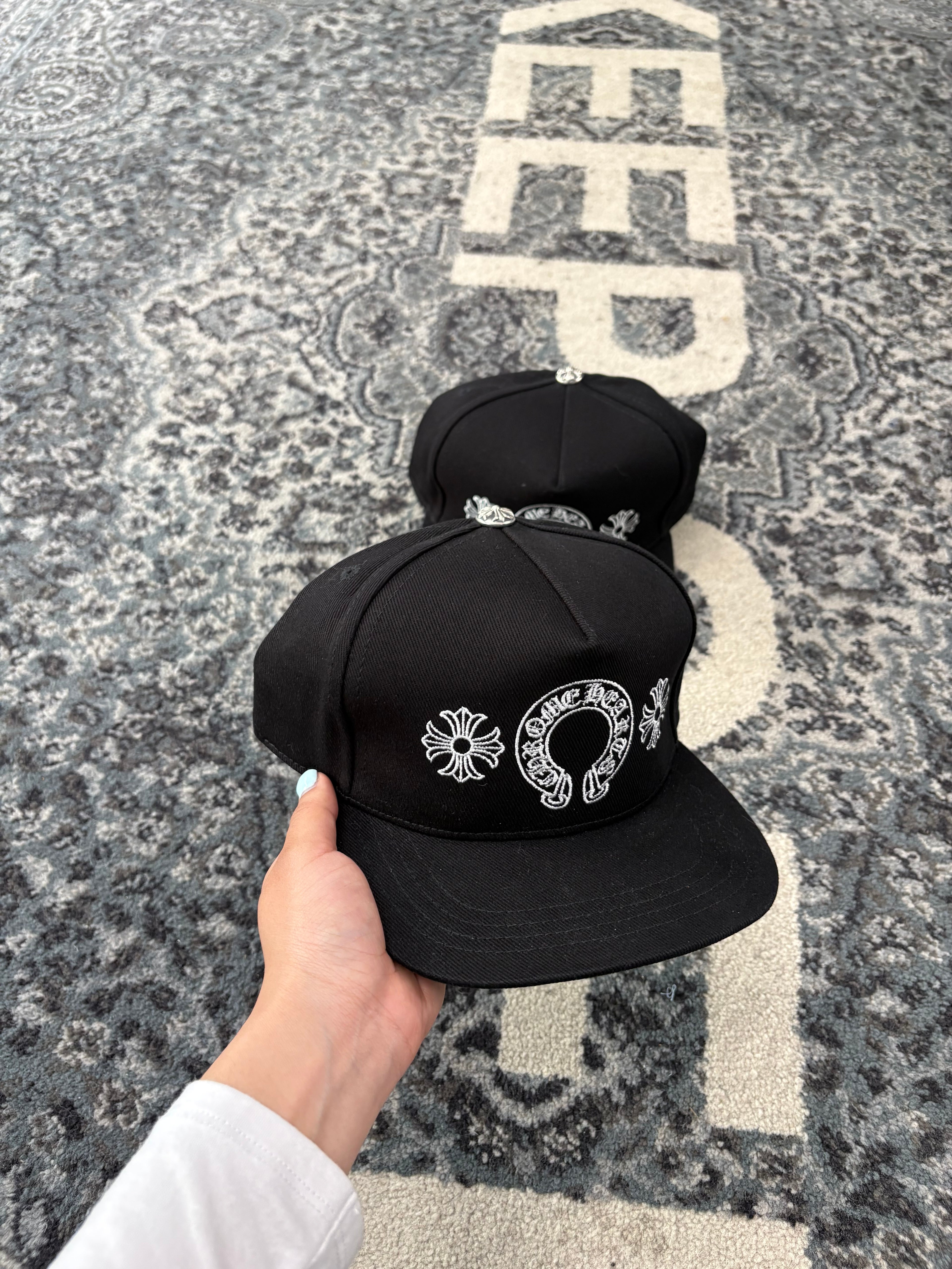 CHROME HEARTS horseshoe trucker hat black OS DS