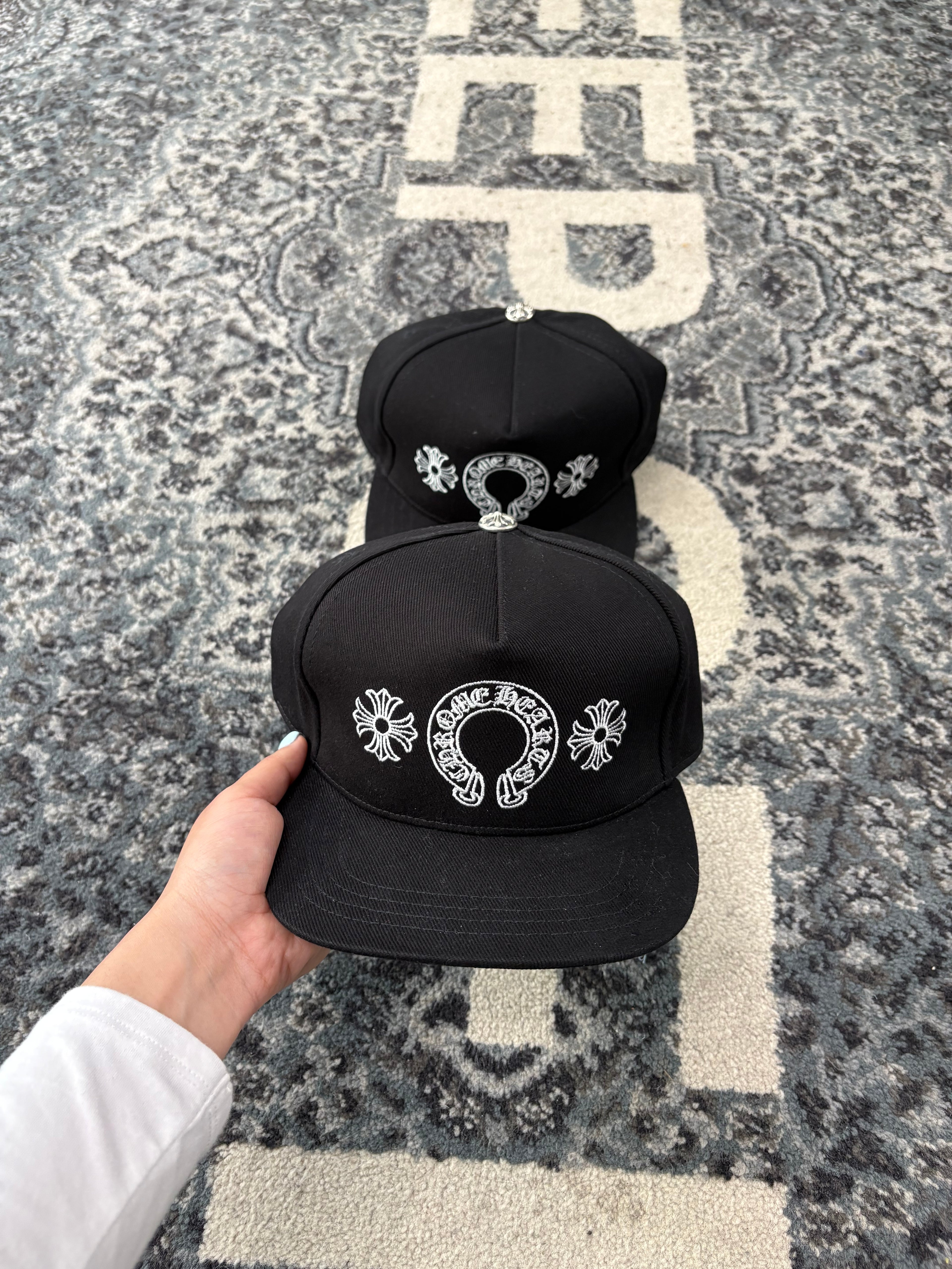 CHROME HEARTS horseshoe trucker hat black OS DS