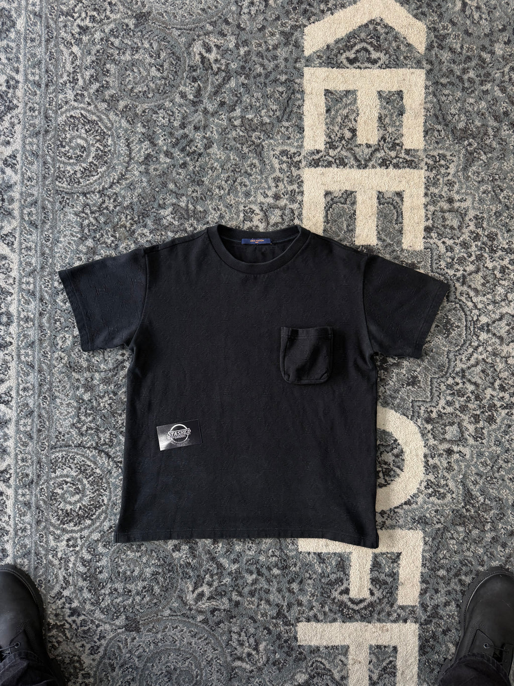LV 3d pocket monogram tee black M U