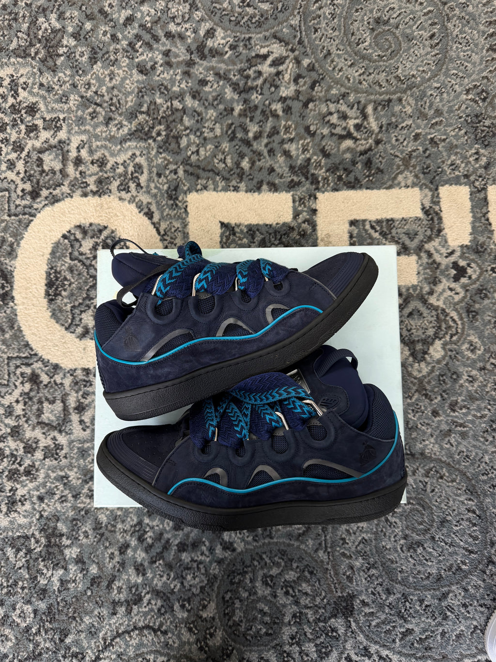 Lanvin Navy curbed sneaker sz fits a 13 M U
