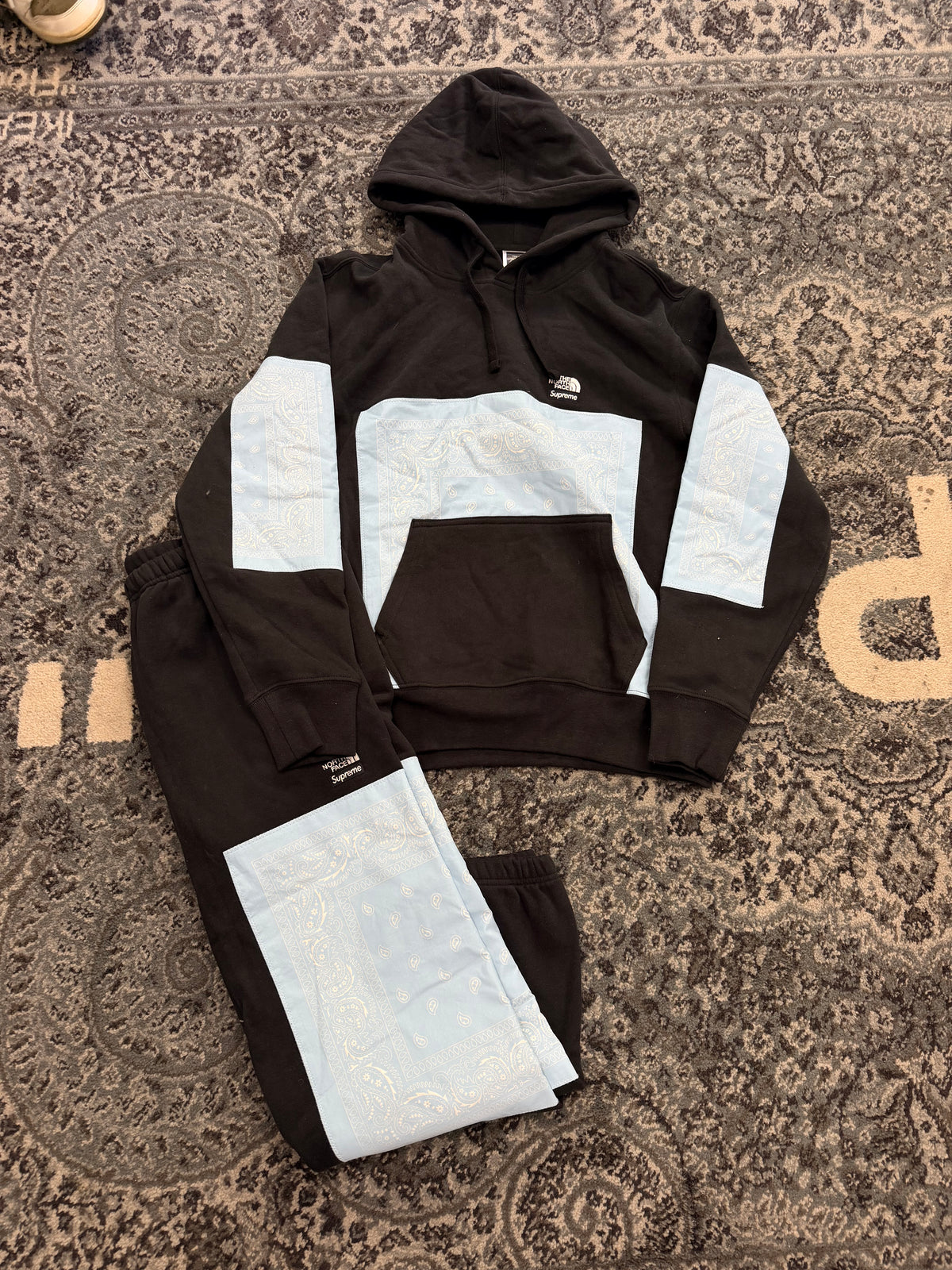 The North Face x Supreme Bandana Sweatsuit Size Small