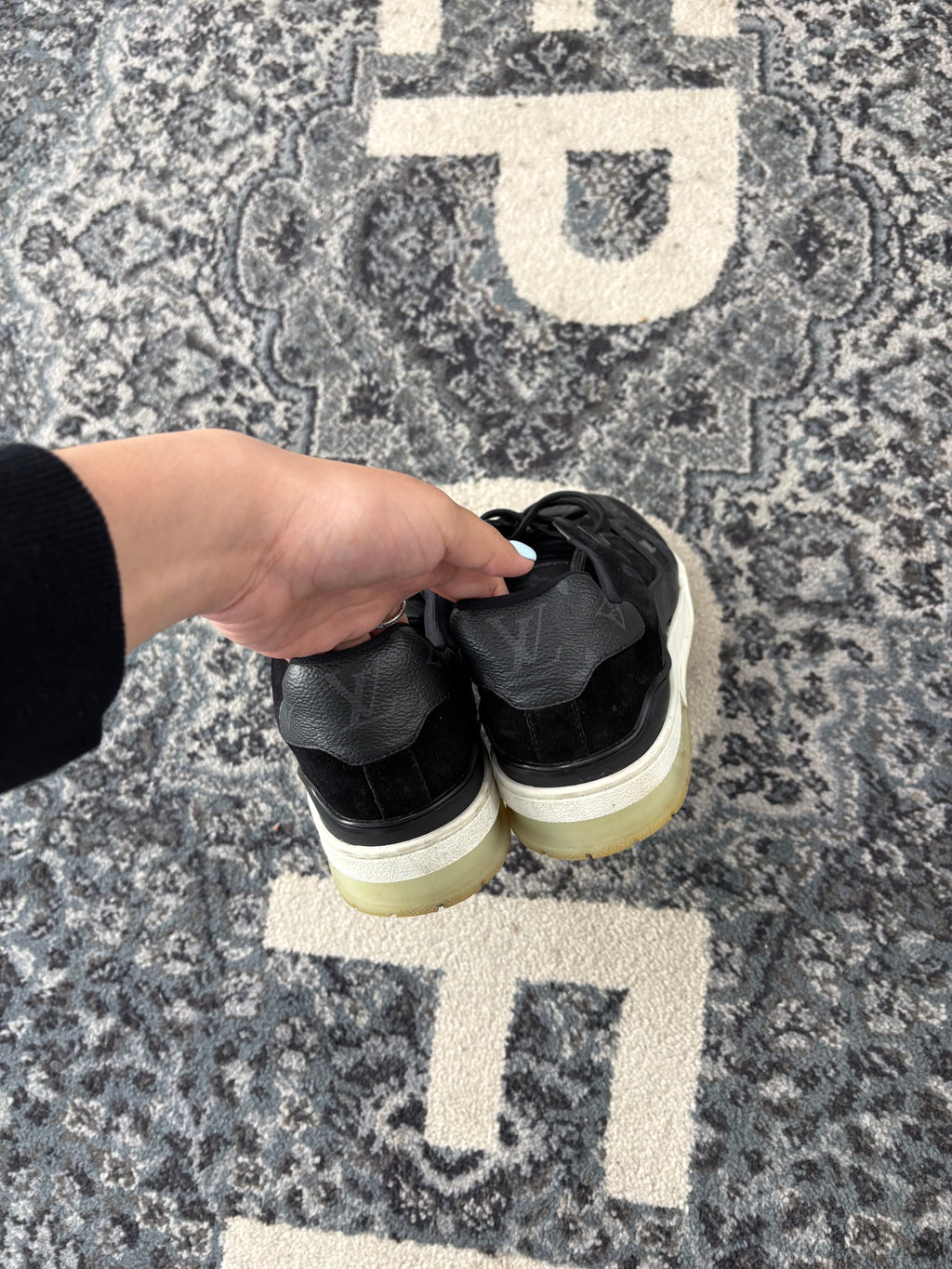 LV monogram eclipse trainers black 7.5LV (9M) NB U