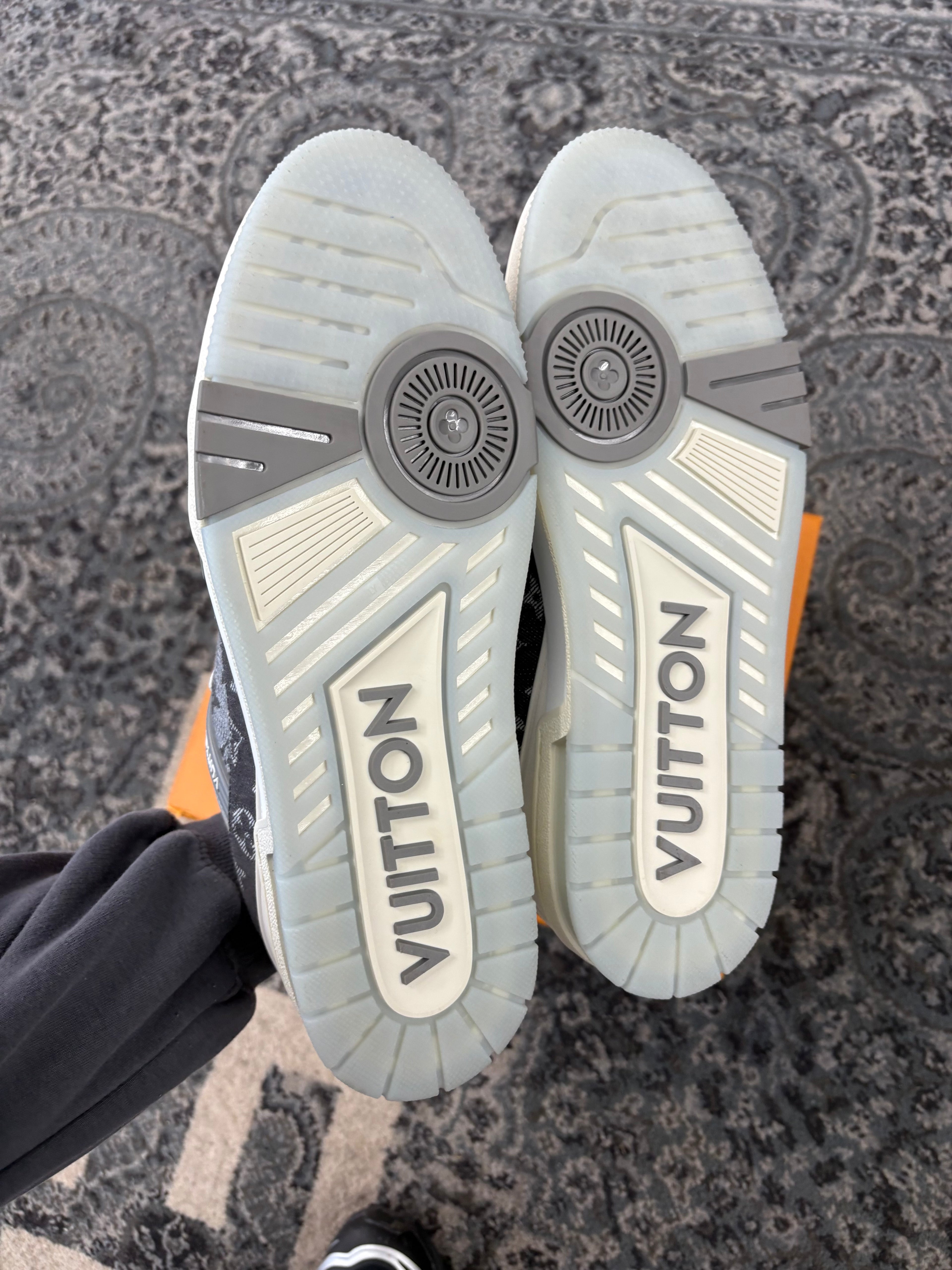 LV grey monogram trainers 10LV (12M) DS