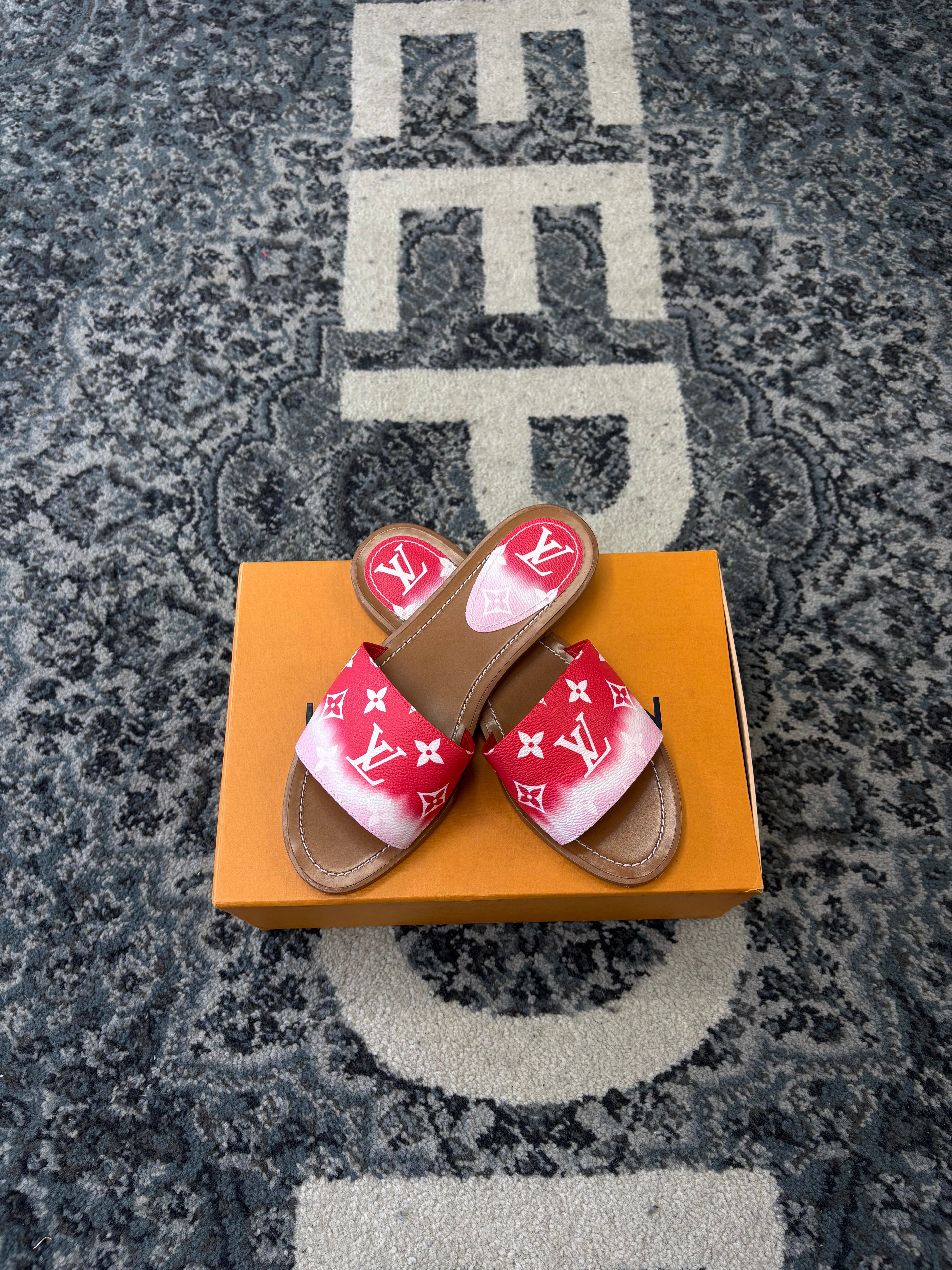 LV Pink Monogram Lock It Mules Size 8 W OG ALL