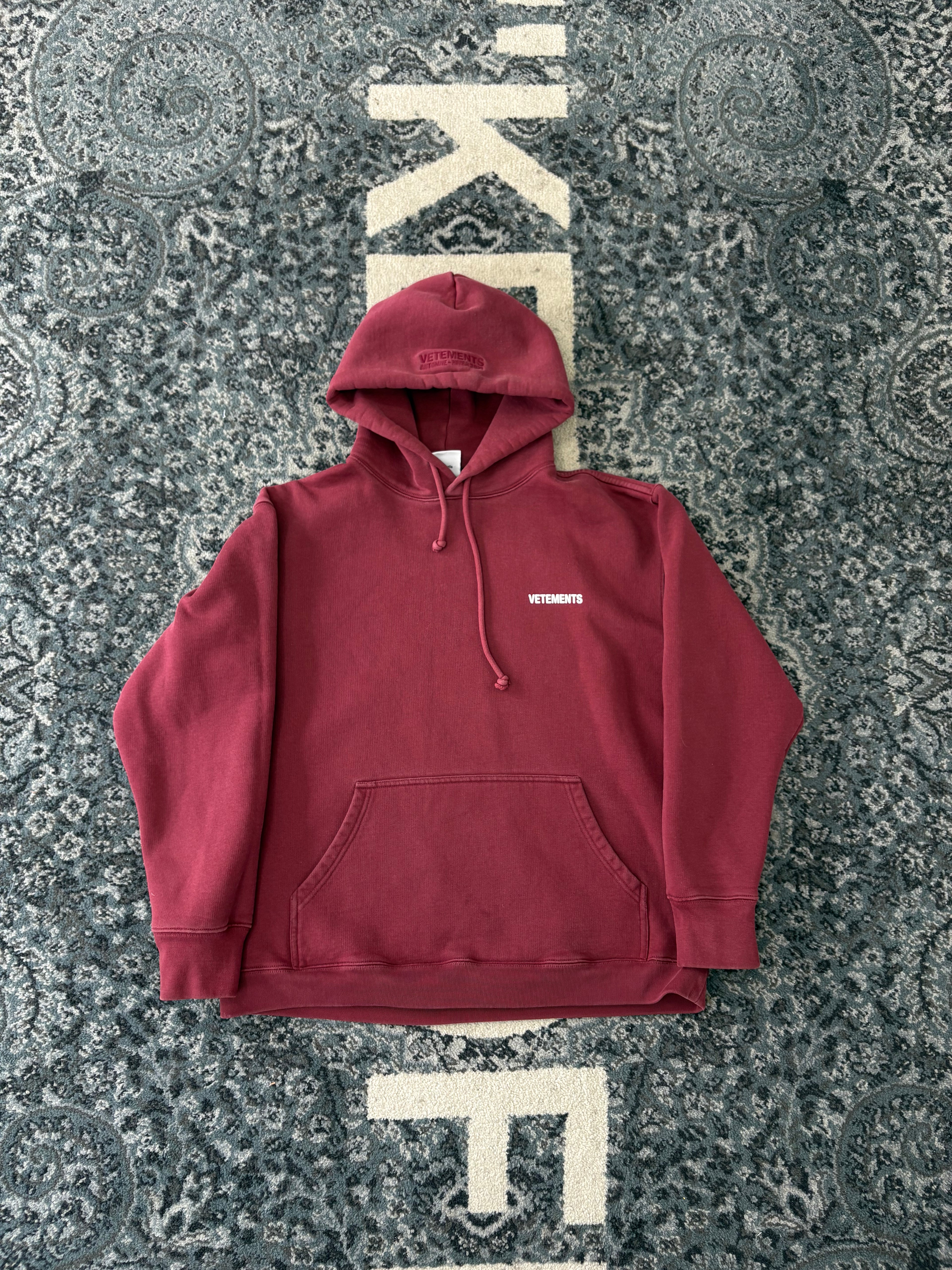 Vetements spellout hoodie burgundy XS (Fits M) U