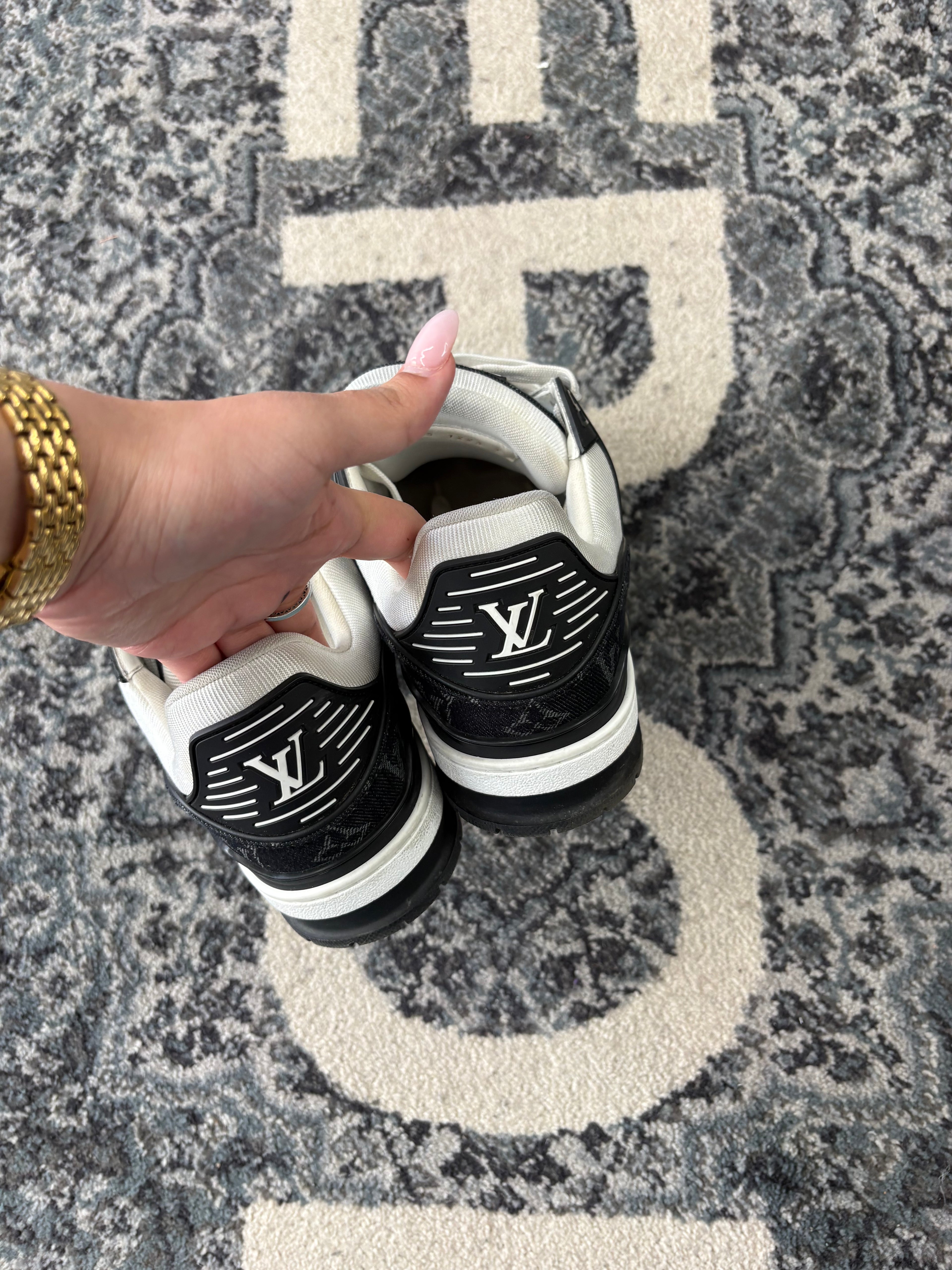 LV monogram trainers black/white 7LV (8.5-9M) NB U